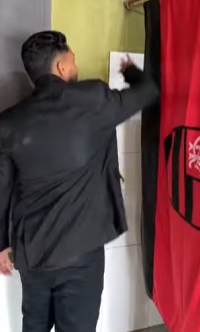 T0808008 Ela escreveu isso embaixo do pe para pedir ajuda, sem saber o que poderia acontecer part2