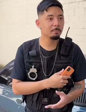 T3427006_Por estar no celular ela esqueceu o filho pequeno dentro do carro