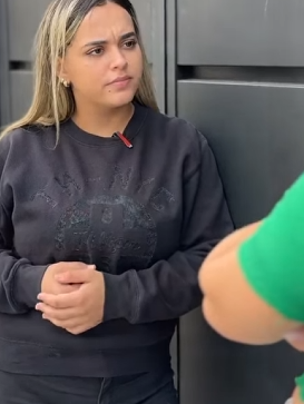 T1329018_Ela preferiu alguém que lhe desse uma vida de luxo, mas a vida lhe deu_part 2