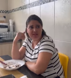 T1729015_Essa jovem tinha um jeito muito estranho de comer, até que um dia isso aconteceu_part2