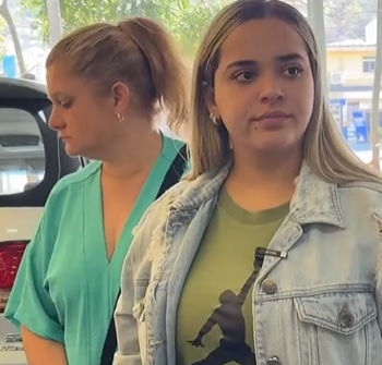 T1319012_Ela foi comprar um carro, mas vendedora parecia não querer vender…_part2