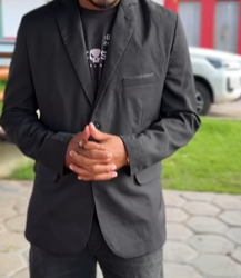 T0808006_Homem fica milionário e compra uma casa para sua mãe, que foi muito humilhada_part2