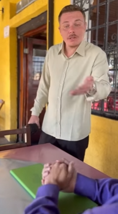 T1321010 Garçonete humilhou este cliente sem imaginar surpresa que ela teria part2