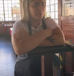 T1323008_Garçonete humilhou este cliente sem imaginar a surpresa que ela_part2