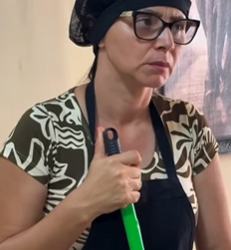 T1118011_Humilhada Pela Mãe Dele Ela Foi Chamada de Interesseira!_part2