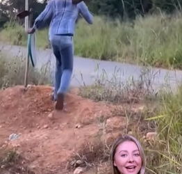 T0601004 Ele encontrou uma pedra de ouro seu amigo companheiro tirou sem saber que isso ser realidade! part2