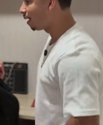 T0616003_Esposa esconde do marido que gastou 5 mil em roupas para a fami lia e seu marido na o aceita_part2